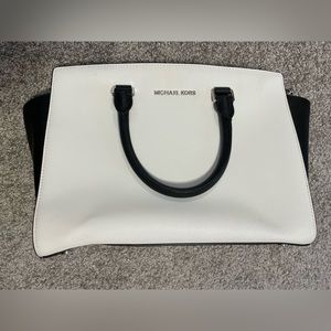 MICHAEL KORS WHITE/BLACK SATCHEL SELMA GREAT CONDITION